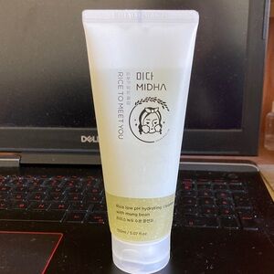 Midha Rice Low pH Hydrating Cleanser